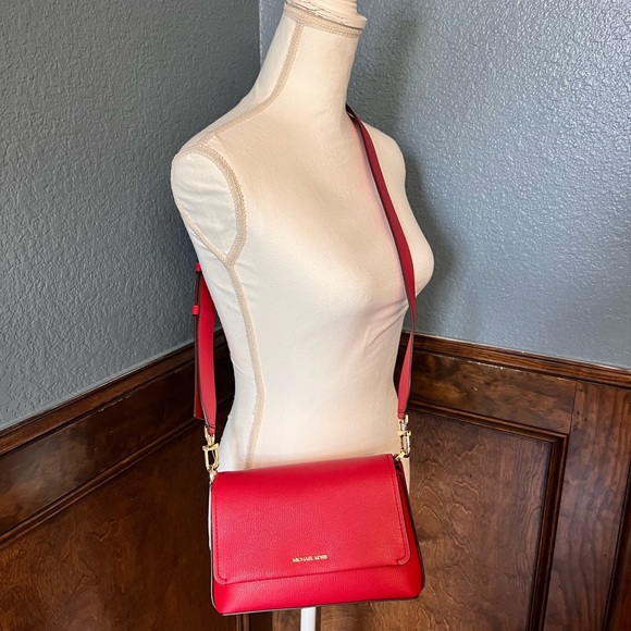 🆕 Michael Kors Vibrant Red Crossbody Bag - Picture 1 of 9